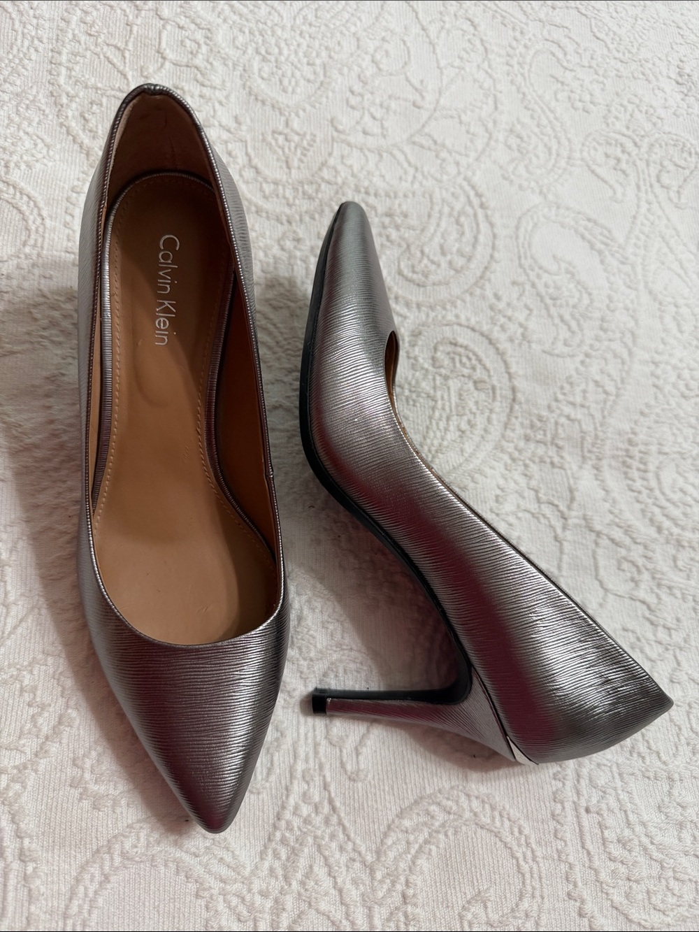 Calvin Klein Pointed-Toe Pumps Size 6.5M Pewter Gray